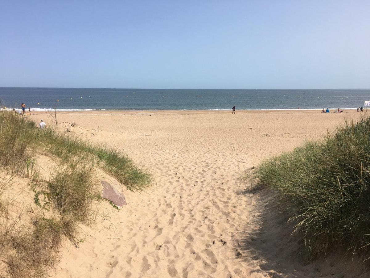 Studio Front De Mer Avec Terrasse Et Acces Direct Plage A Merville-Franceville - Fr-1-487-329 מראה חיצוני תמונה